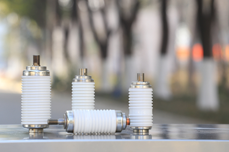 真空開關(guān)管接觸點(diǎn)選什么材質(zhì)好？一般為銅合金！