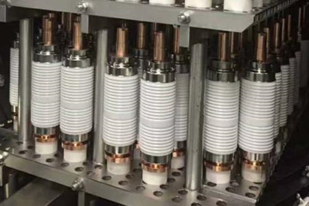 真空開(kāi)關(guān)管產(chǎn)生操作過(guò)電壓的原因是什么？