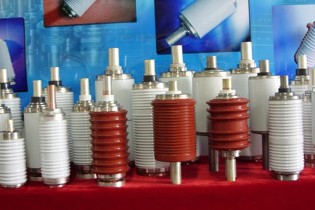 如何判斷真空斷路器中的真空滅弧室需要更換？