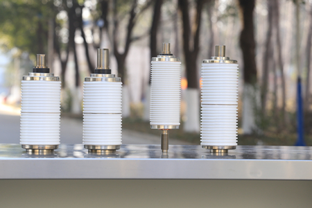 真空開關(guān)管結(jié)構(gòu)及工藝有怎樣的特點(diǎn)和優(yōu)勢？